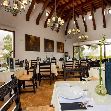 Tugasa Hotel Las Truchas El Bosque Bagian luar foto